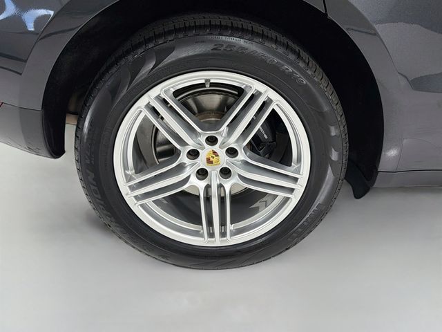 2021 Porsche Macan AWD - 23060469 - 32