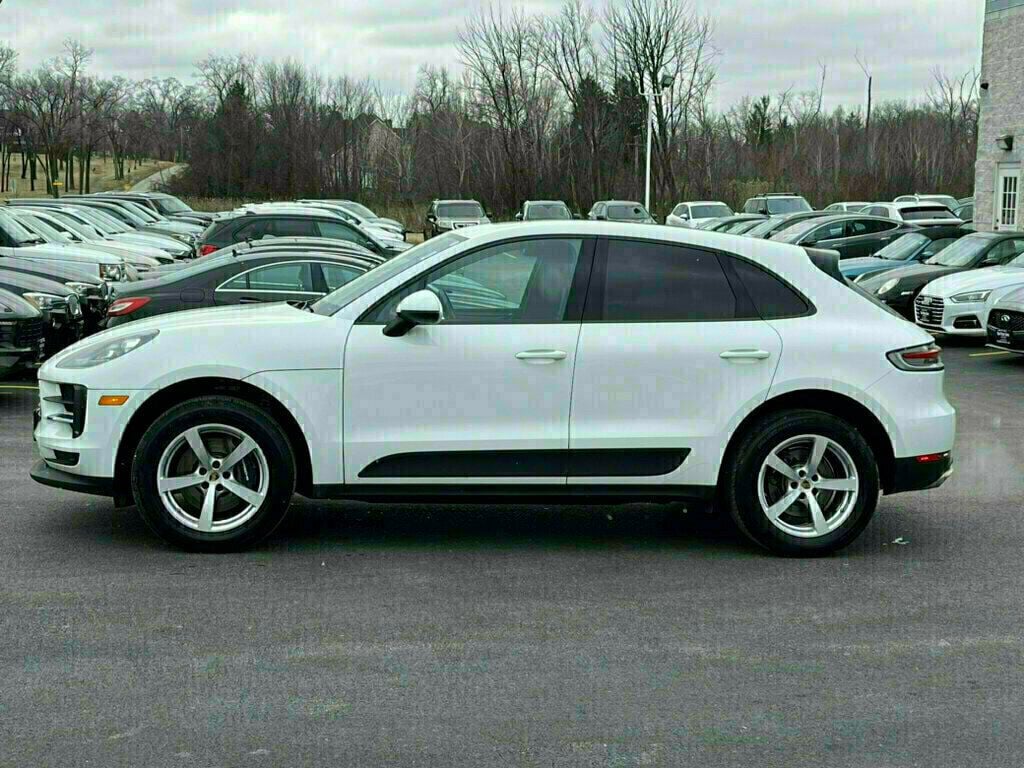 2021 Porsche Macan AWD - 22765548 - 17