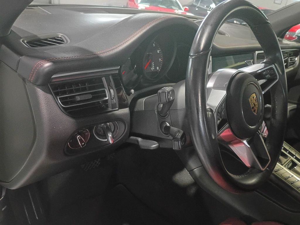2021 Porsche Macan AWD Clean Carfax Florida SUV - 23092914 - 17
