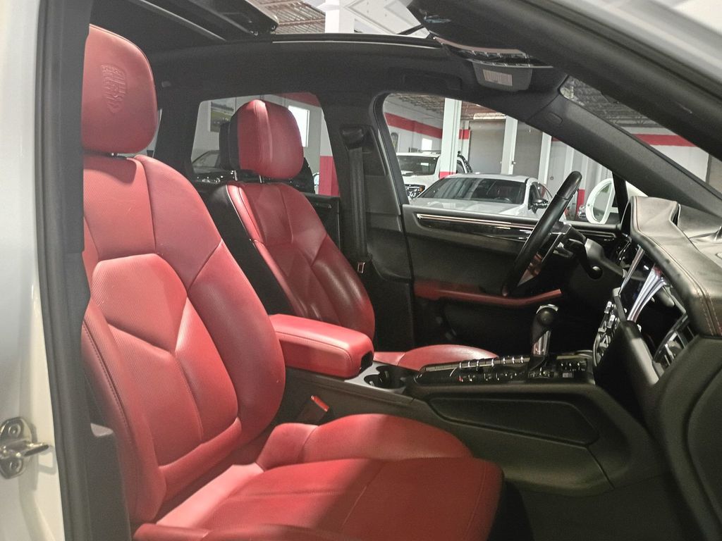 2021 Porsche Macan AWD Clean Carfax Florida SUV - 23092914 - 35