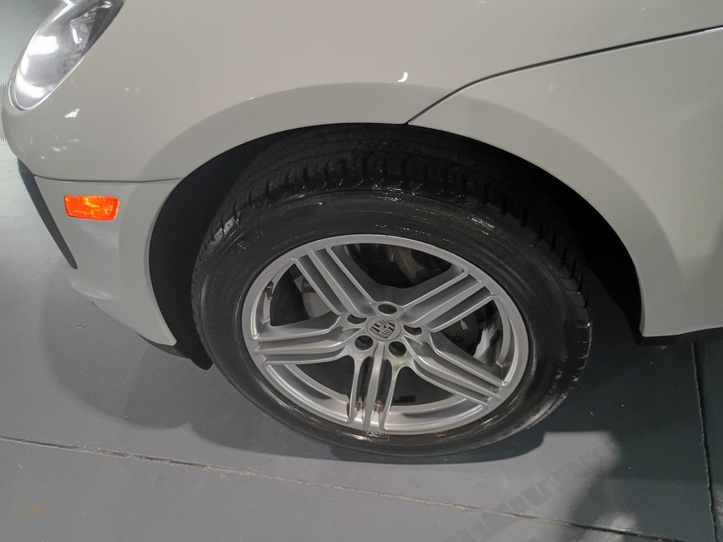 2021 Porsche Macan AWD Clean Carfax Florida SUV - 23092914 - 44