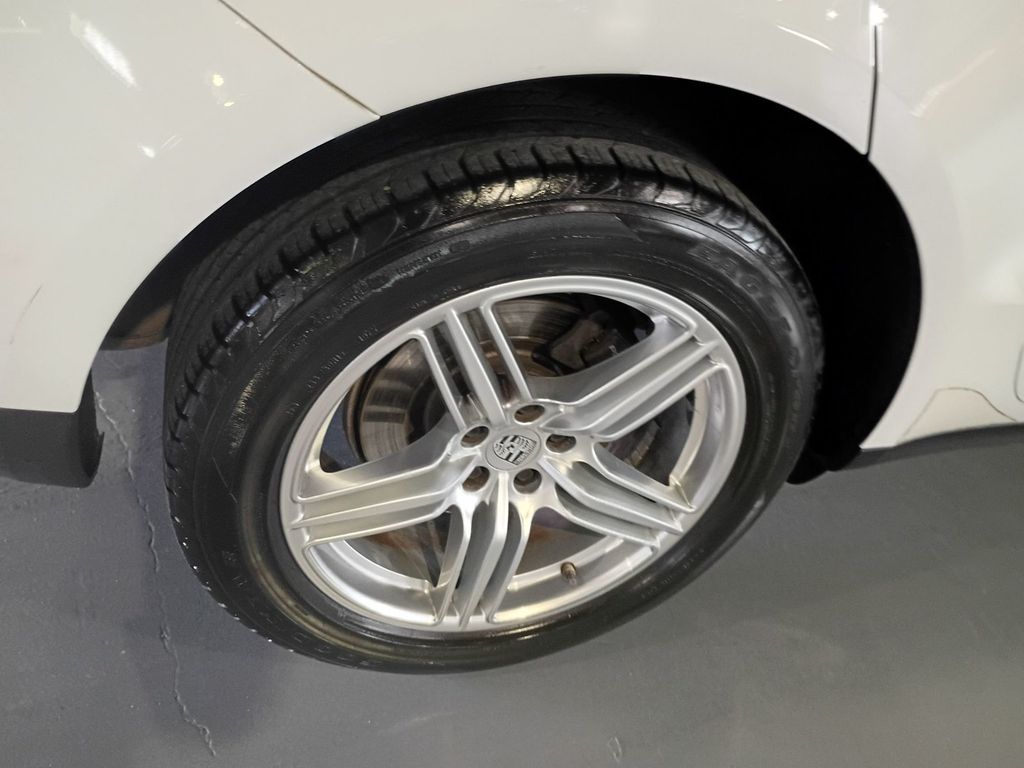 2021 Porsche Macan AWD Clean Carfax Florida SUV - 23092914 - 46