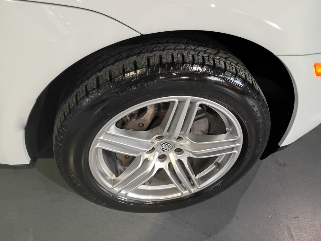 2021 Porsche Macan AWD Clean Carfax Florida SUV - 23092914 - 47