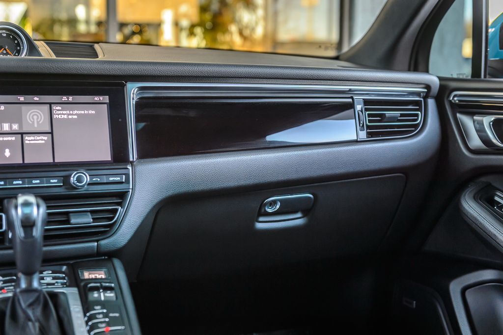 2021 Porsche Macan AWD - MIAMI BLUE - PANO ROOF - BACKUP CAM - BLUETOOTH - GORGEOUS - 22965782 - 32