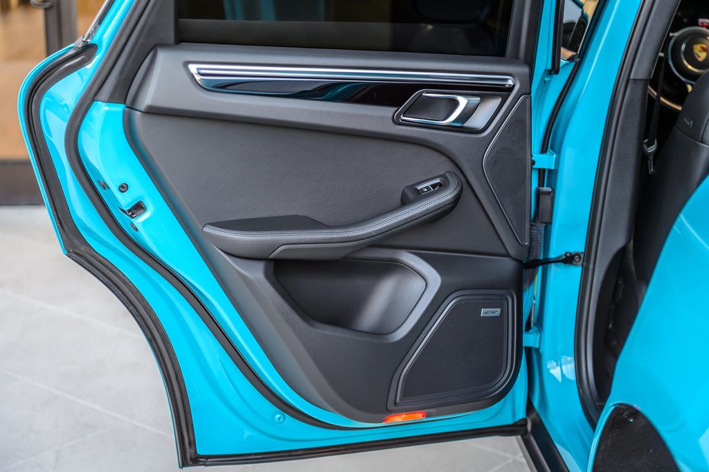 2021 Porsche Macan AWD - MIAMI BLUE - PANO ROOF - BACKUP CAM - BLUETOOTH - GORGEOUS - 22965782 - 49