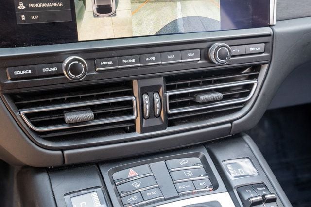 2021 Porsche Macan LocalTrade/GTS AWD/PremiumPkgPlus/SportDesignPkg/NAV - 23046520 - 28