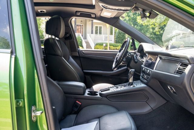 2021 Porsche Macan LocalTrade/GTS AWD/PremiumPkgPlus/SportDesignPkg/NAV - 23046520 - 38