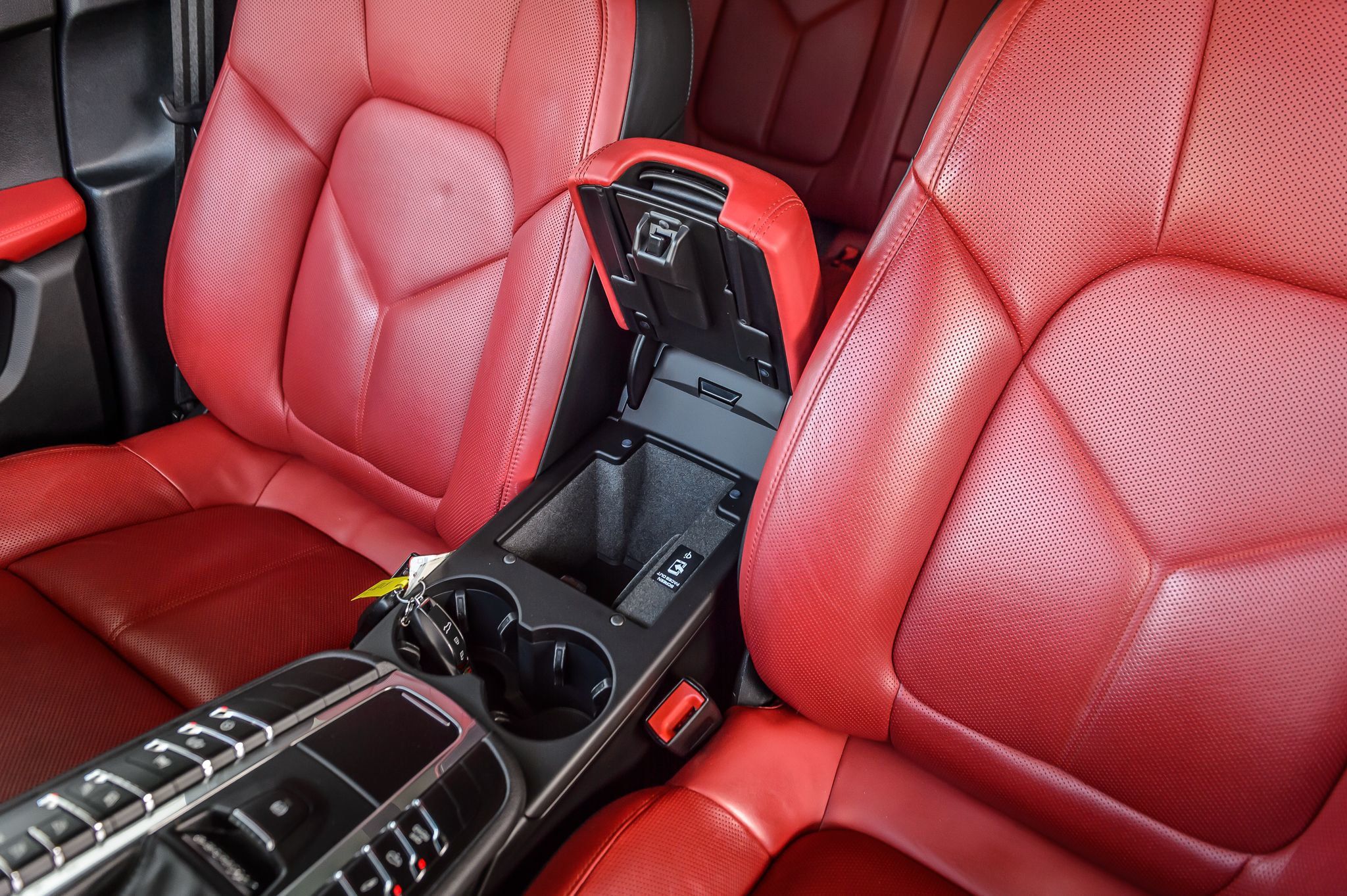 2021 Porsche Macan GTS photo 32