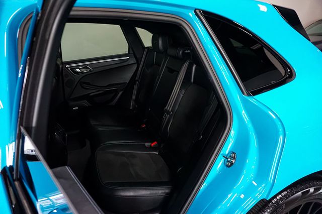2021 Porsche Macan *Macan GTS* *Miami Blue* *Deviated Stitching Pkg* - 23037520 - 21
