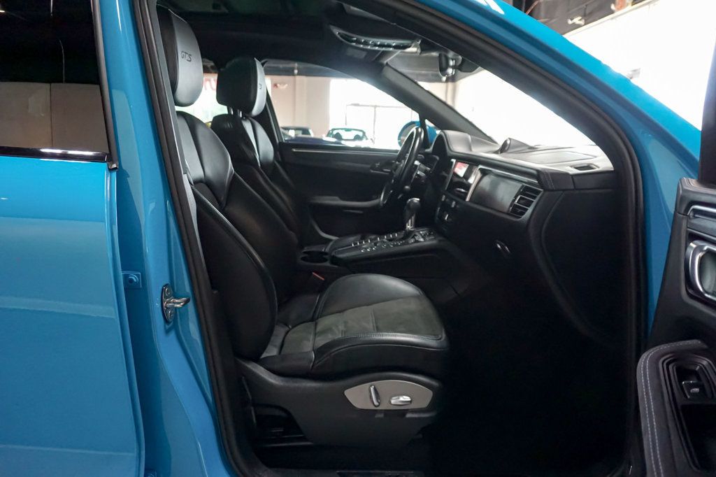 2021 Porsche Macan *Macan GTS* *Miami Blue* *Deviated Stitching Pkg* - 23037520 - 31