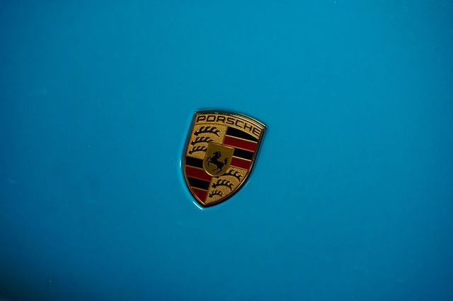 2021 Porsche Macan *Macan GTS* *Miami Blue* *Deviated Stitching Pkg* - 23037520 - 35