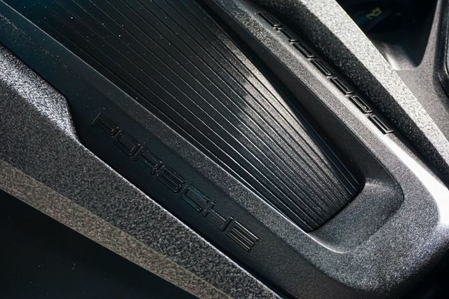 2021 Porsche Macan *Macan GTS* *Miami Blue* *Deviated Stitching Pkg* - 23037520 - 36