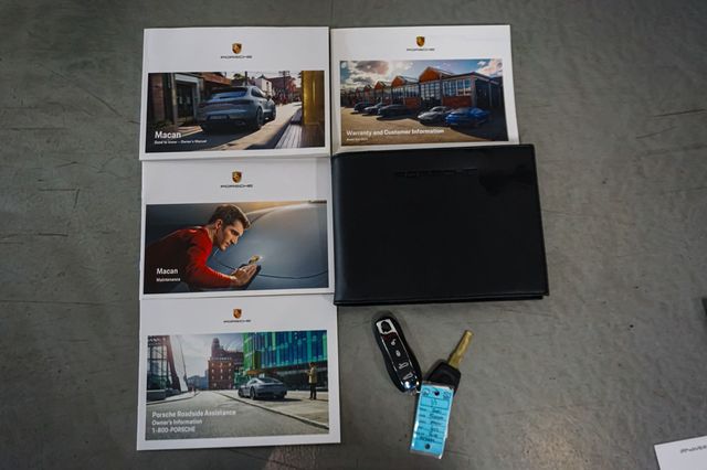 2021 Porsche Macan *Macan GTS* *Miami Blue* *Deviated Stitching Pkg* - 23037520 - 85
