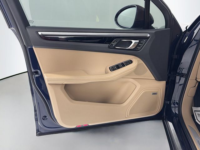 2021 Porsche Macan P2765D2 - 23051645 - 11