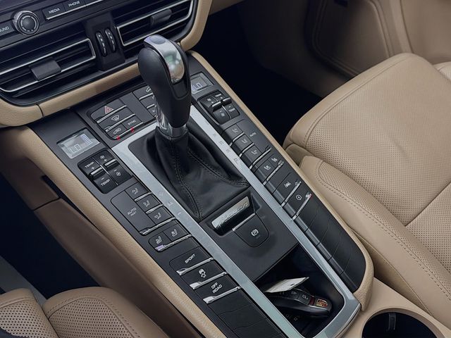 2021 Porsche Macan P2765D2 - 23051645 - 20