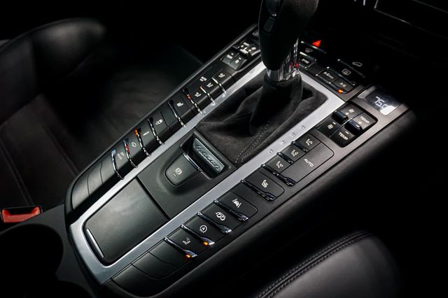 2021 Porsche Macan *PTS Brewster Green* *GTS AWD* *18-Way Seats* *$110k+ MSRP*  - 22943199 - 34