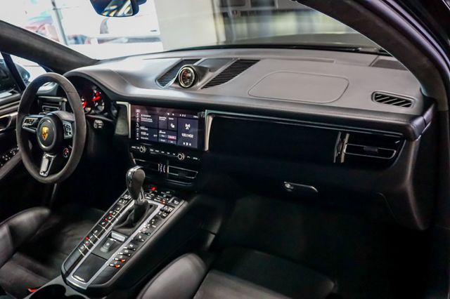 2021 Porsche Macan *PTS Brewster Green* *GTS AWD* *18-Way Seats* *$110k+ MSRP*  - 22943199 - 35