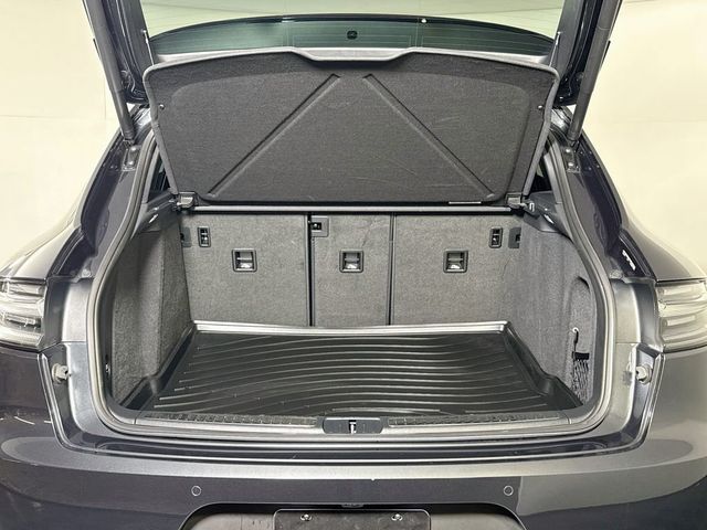 2021 Porsche Macan S - 23060990 - 28