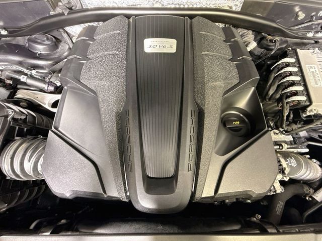 2021 Porsche Macan S - 23060990 - 29