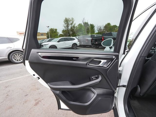 2021 Porsche Macan S - 23077972 - 11