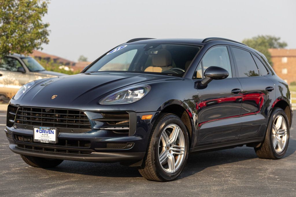 2021 Porsche Macan S photo 2