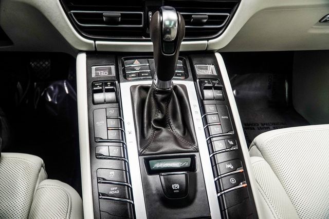 2021 Porsche Macan S AWD - 22955165 - 17