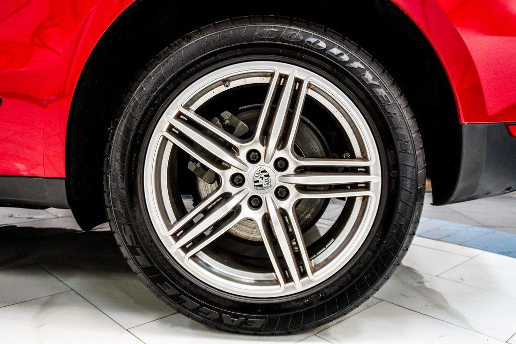 2021 Porsche Macan S photo 10