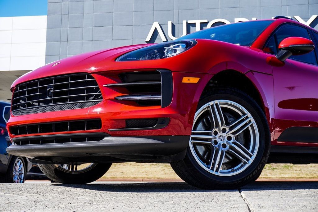 2021 Porsche Macan S photo 2