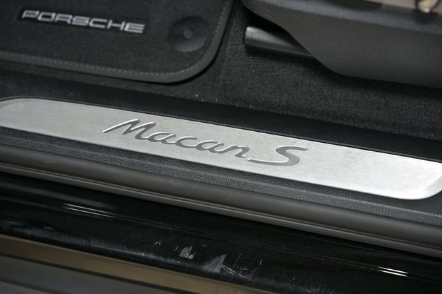 2021 Porsche Macan S AWD - 22888113 - 24