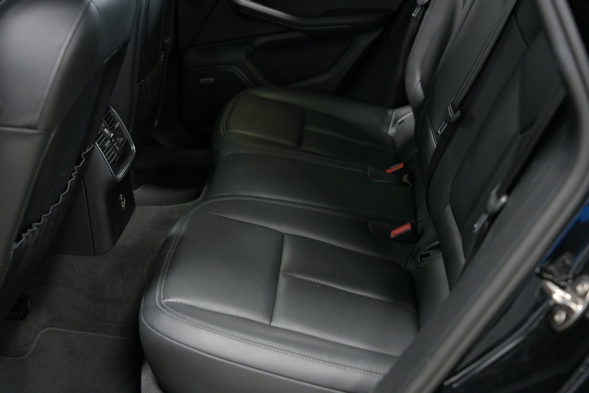 2021 Porsche Macan S photo 25