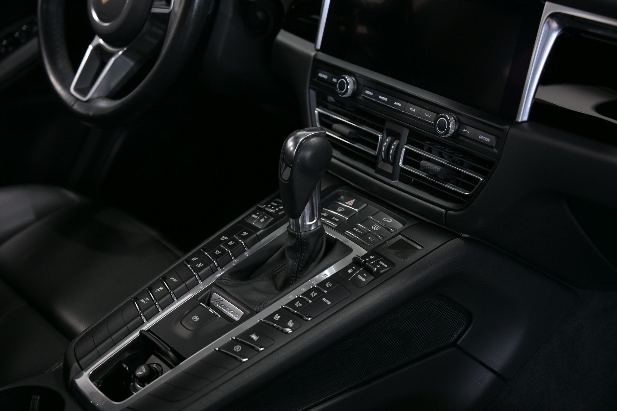 2021 Porsche Macan S photo 35