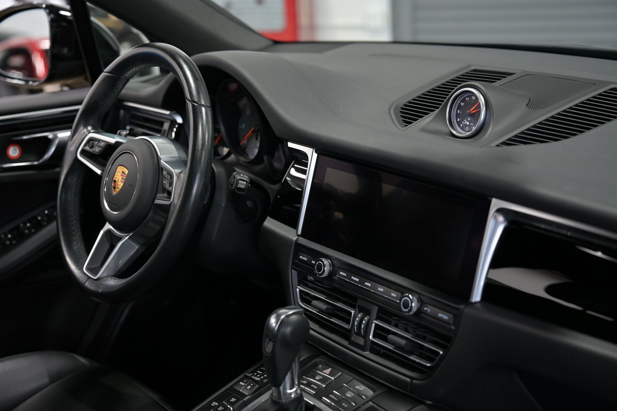 2021 Porsche Macan S photo 37