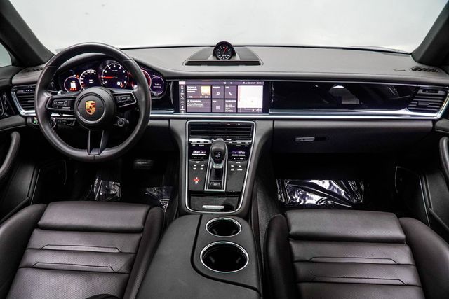 2021 Porsche Panamera 4's photo