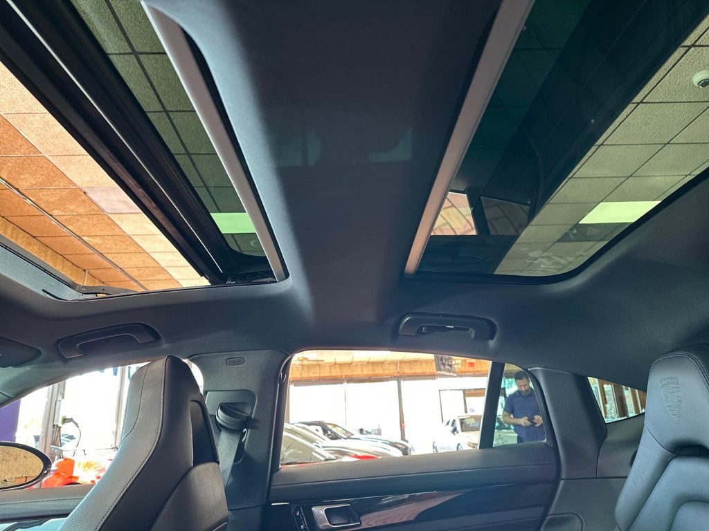 2021 Porsche Panamera 4 E-Hybrid photo 32