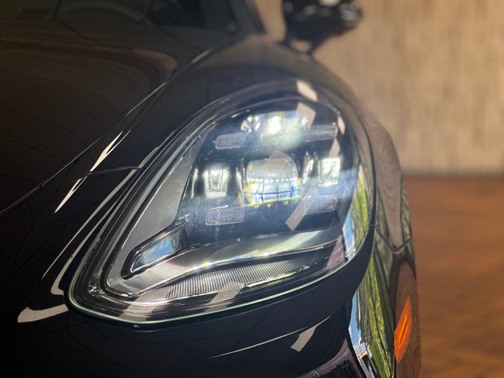 2021 Porsche Panamera 4 E-Hybrid photo 4