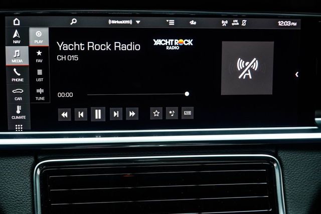 2021 Porsche Panamera RWD - 22994839 - 28