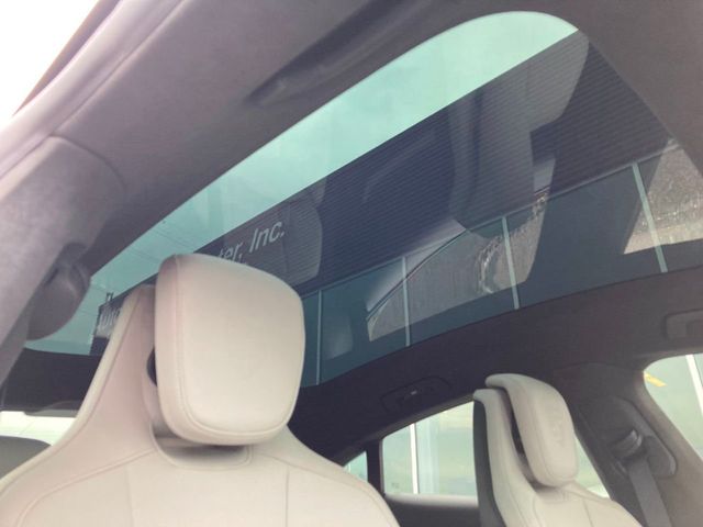 2021 Porsche Taycan  - 22315631 - 32