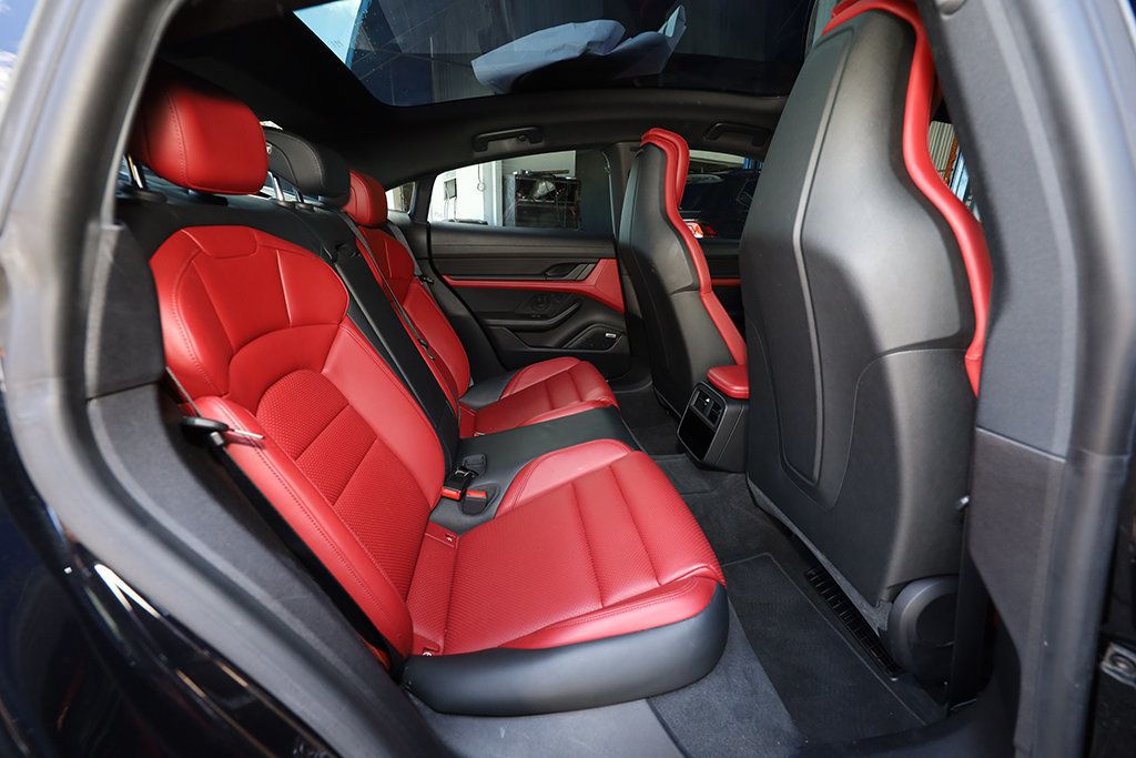 2021 Porsche Taycan 4S photo 16
