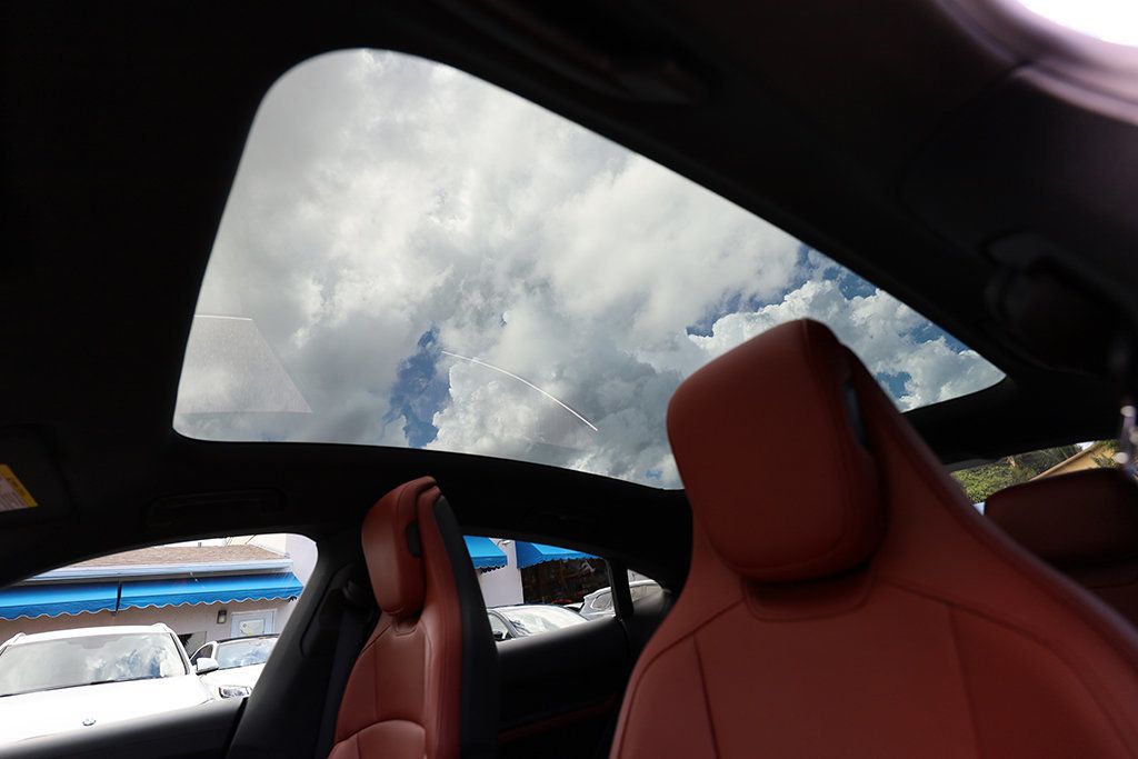 2021 Porsche Taycan 4S photo 17