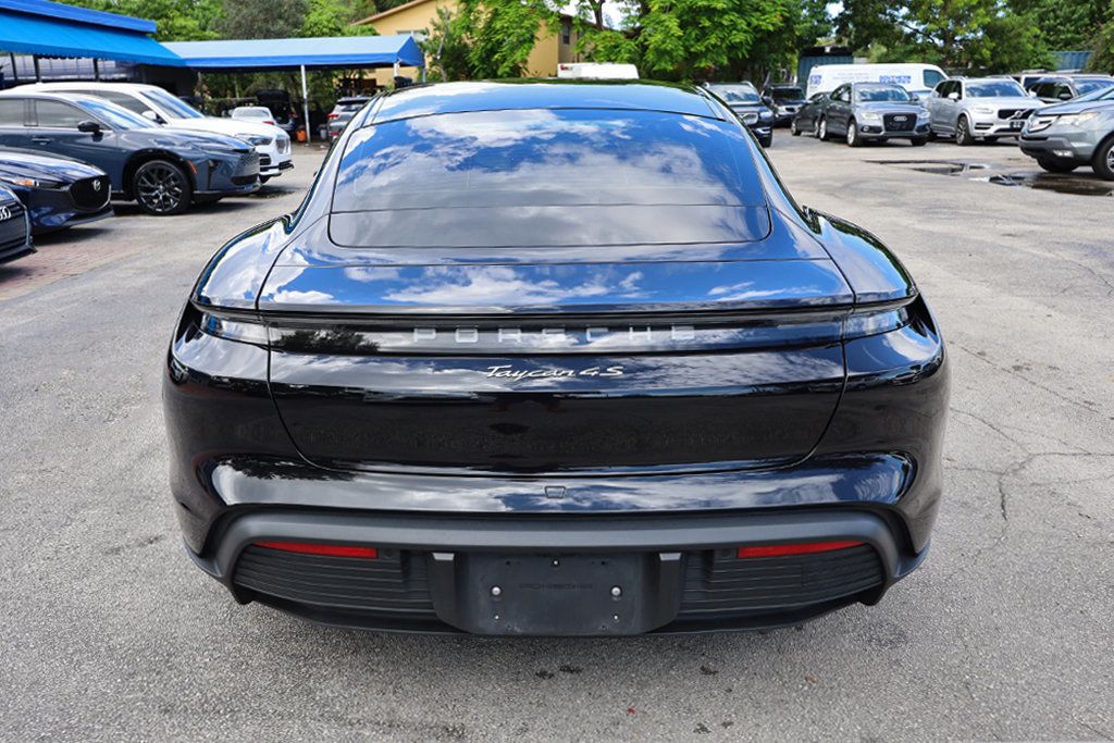 2021 Porsche Taycan 4S photo 8