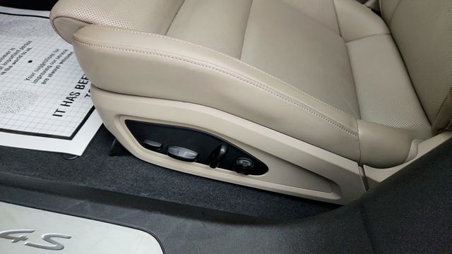 2021 Porsche Taycan 4S AWD with PBP, 20'' Wheels, Massage Seats & Rear Axle Steering - 22948564 - 10