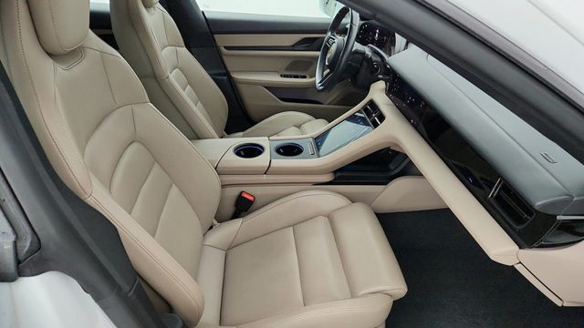 2021 Porsche Taycan 4S AWD with PBP, 20'' Wheels, Massage Seats & Rear Axle Steering - 22948564 - 23