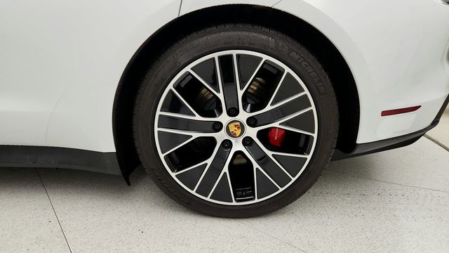 2021 Porsche Taycan 4S AWD with PBP, 20'' Wheels, Massage Seats & Rear Axle Steering - 22948564 - 8