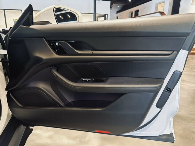 2021 Porsche Taycan MSRP$111,820/PanoRoof/Onboard150KWCharger/20"TaycanAeroWheels - 23069964 - 24