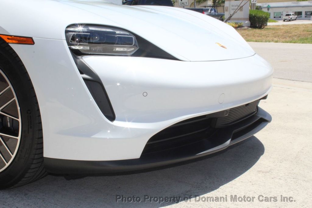 2021 Porsche Taycan photo 12