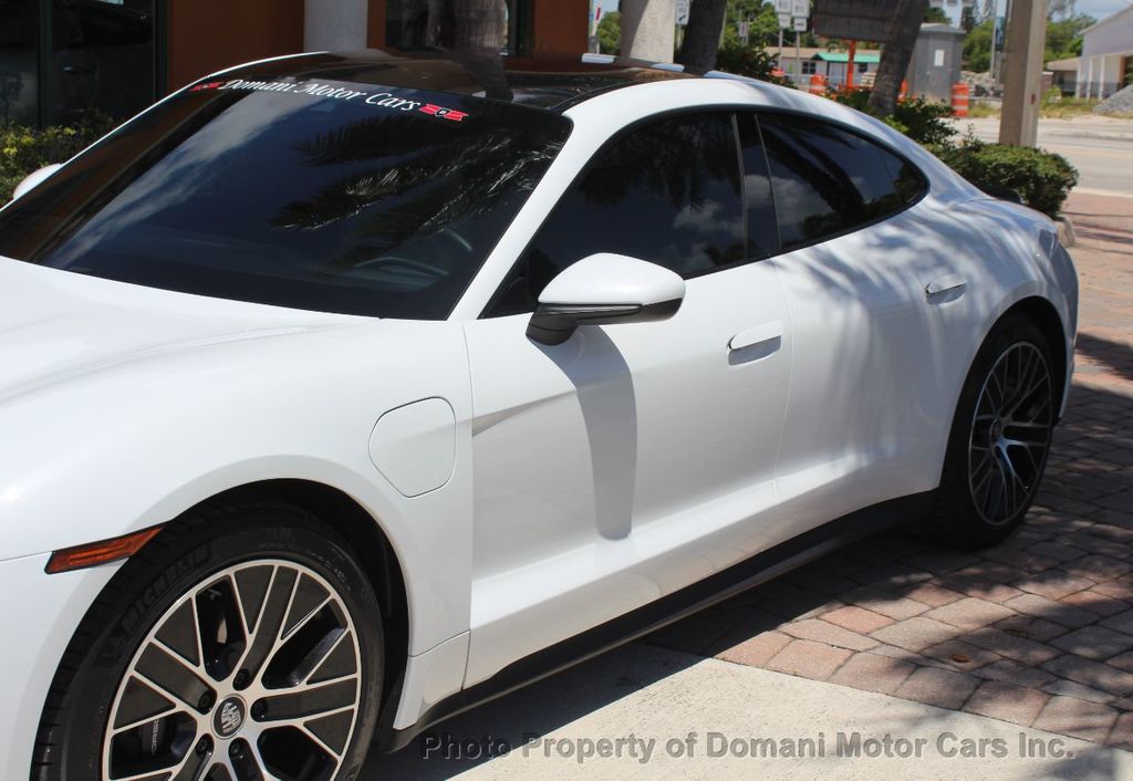 2021 Porsche Taycan photo 20