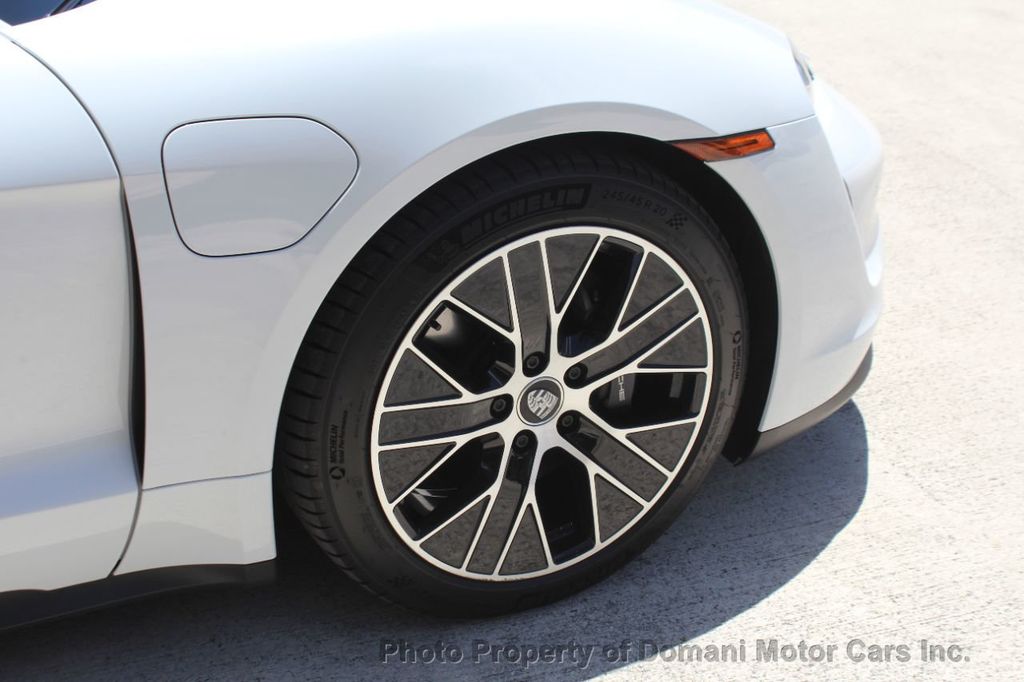 2021 Porsche Taycan photo 21
