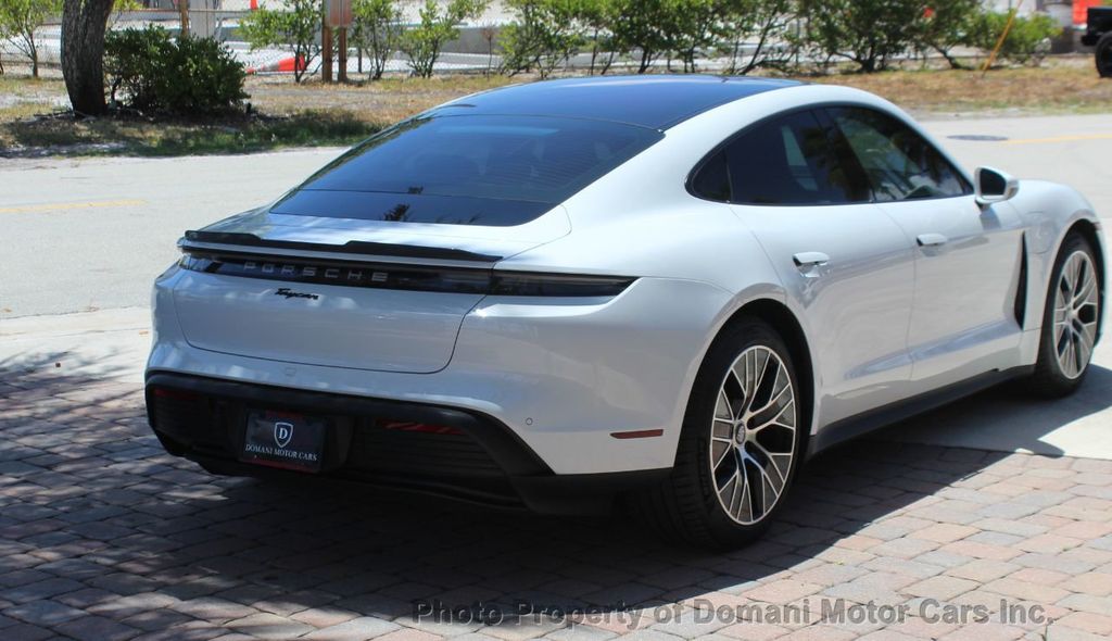 2021 Porsche Taycan photo 32