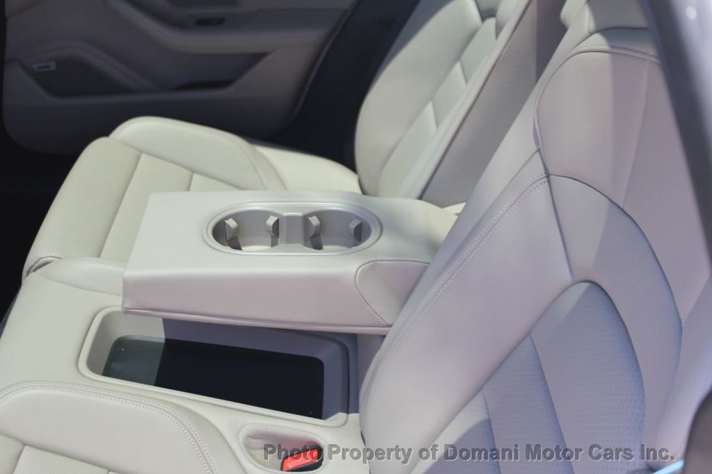2021 Porsche Taycan photo 55