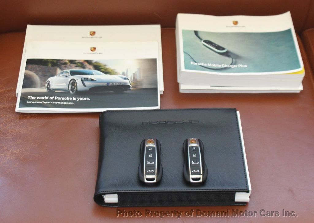 2021 Porsche Taycan photo 6